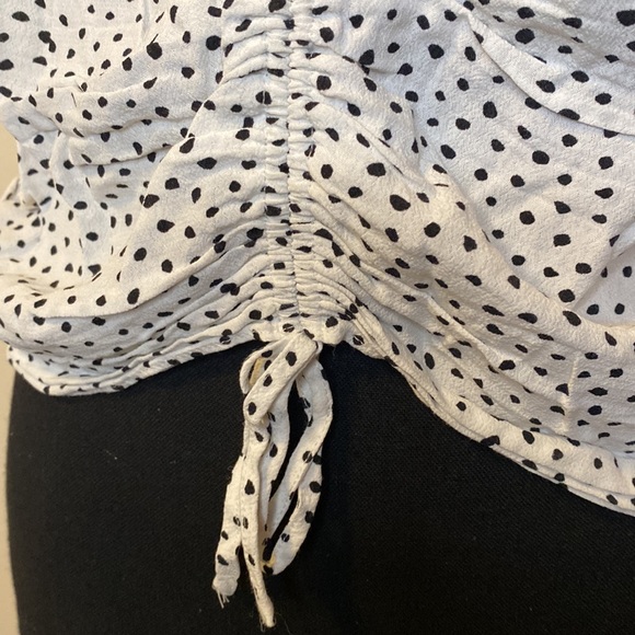 💖 2/$25 H&M Polka Dot Drawstring Blouse - Picture 2 of 7